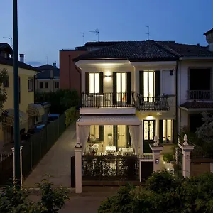chiara-lodge.hotelslidodijesolo.com/